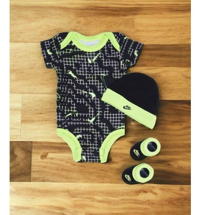 Набор Nike Hat, Coveralls, and Booties 3-Piece Set