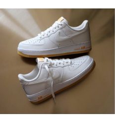 Nike Air Force 1 Yellow Gum