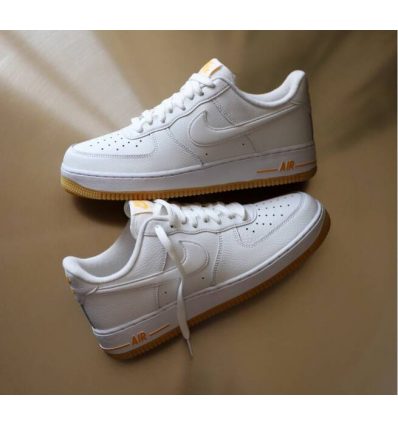 Nike Air Force 1 Yellow Gum