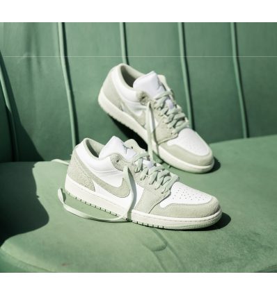 Jordan 1 Low SE Seafoam