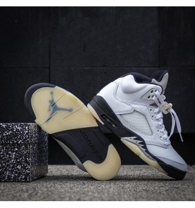 Jordan 5 Retro "White and Black"