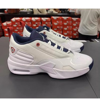 Jordan Max Aura 6 White