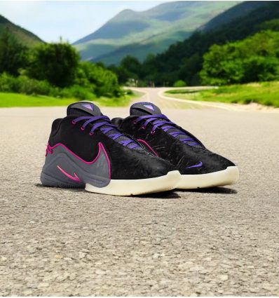 Nike LeBron XXII "Tunnel Vision"