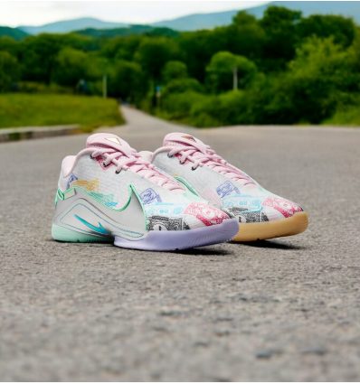 Nike LeBron XXII "Currency"