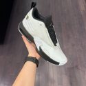 Jordan Max Aura 6 Gold