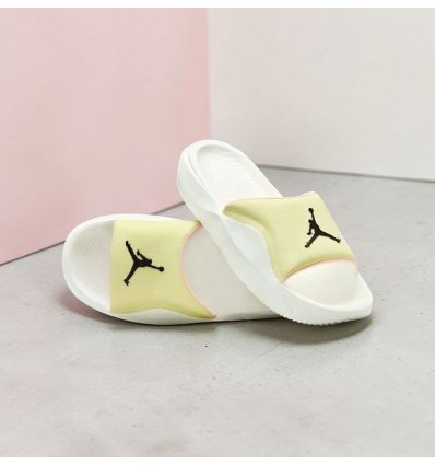 Шльопанці Jordan Franchise Yellow